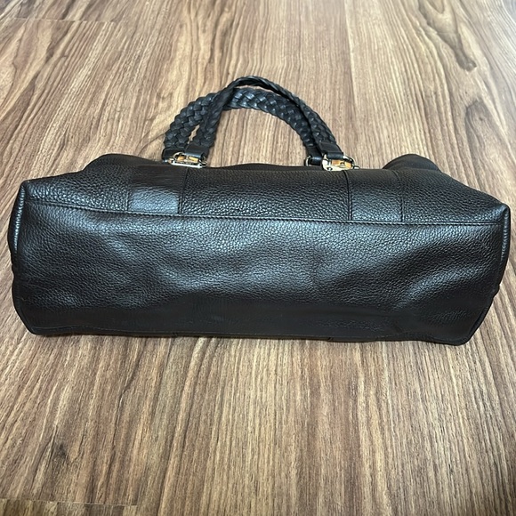A143 - 💯 % authentic Gucci shoulder bag - Picture 13 of 16
